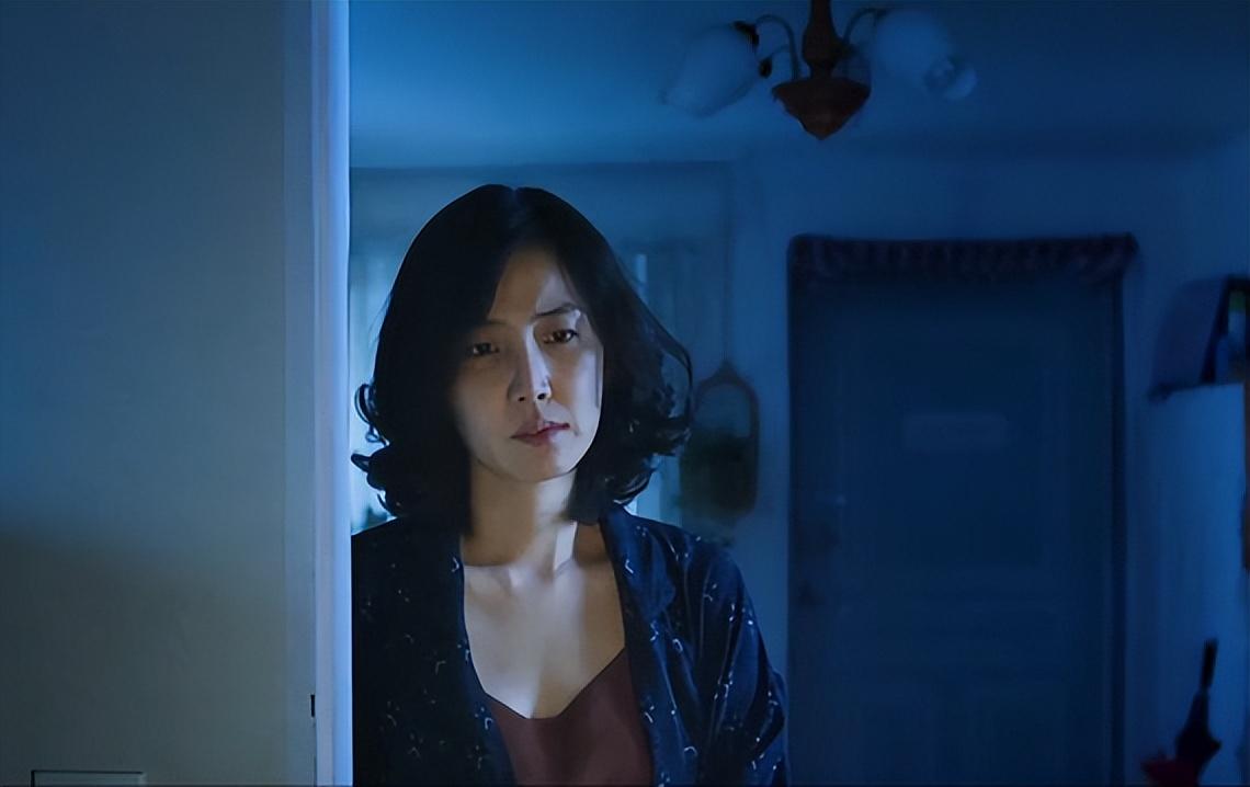 继父垂涎女儿8年,生母视若无睹酿成悲剧,《零下的风》值得深思