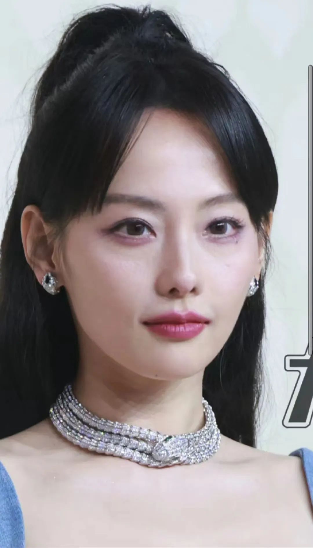 明星珠宝活动生图:刘亦菲眉毛画歪,张嘉倪眼袋重,佟丽娅双下巴_皮肤