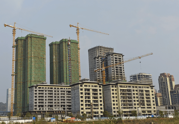 据项目负责人介绍,韶关世茂雅宸项目一期所有楼栋全部封顶完成,其中首