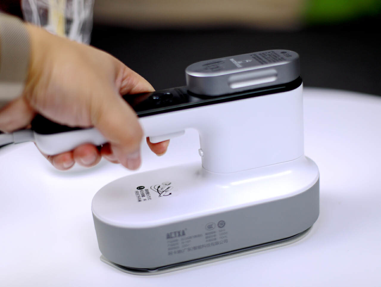 阿卡驰4.0Bar手持增压挂烫机:告别匆忙,职场人精致上班