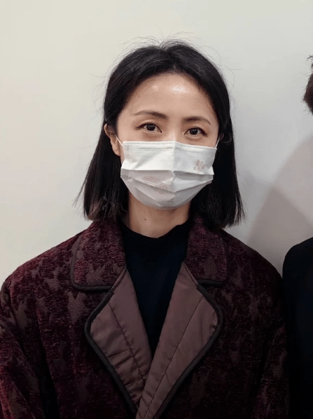 孙莉陪小女儿钢琴演出被偶遇 妹妹获专业乐团伴奏 气质出众像黄磊