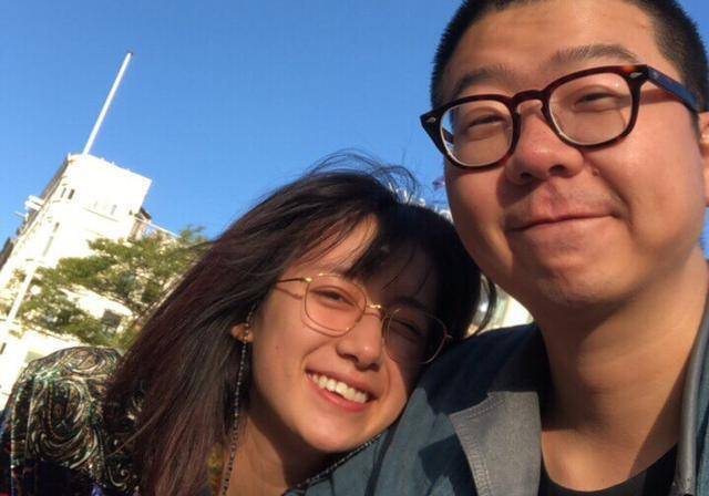 李诞首次回应女友买热搜事件,为保护她曾拒绝多个恋爱类型的综艺_袁弘