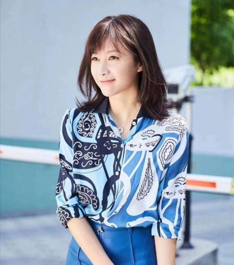 20岁出道,30岁当导演,46岁仍不婚:走自己的路,让别人说去吧_徐静蕾