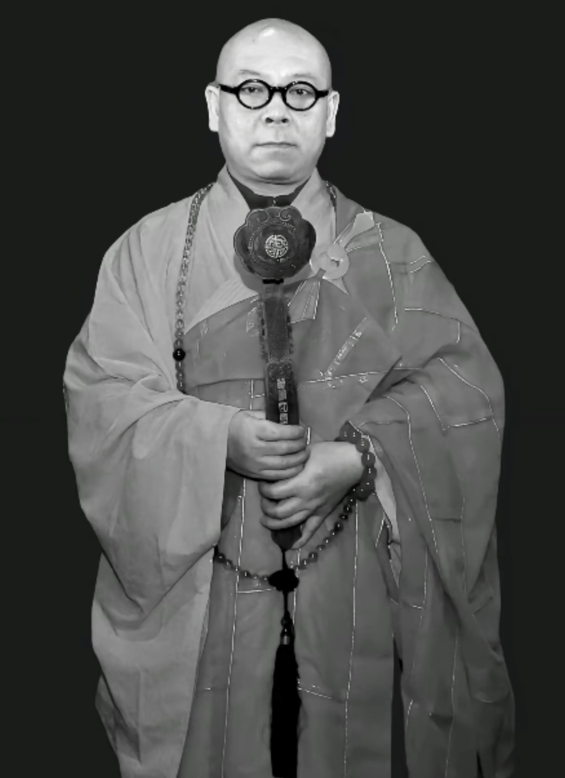 1990年在山西省五台山圆照寺出家,师从海信法师,此后在洛阳市白马寺