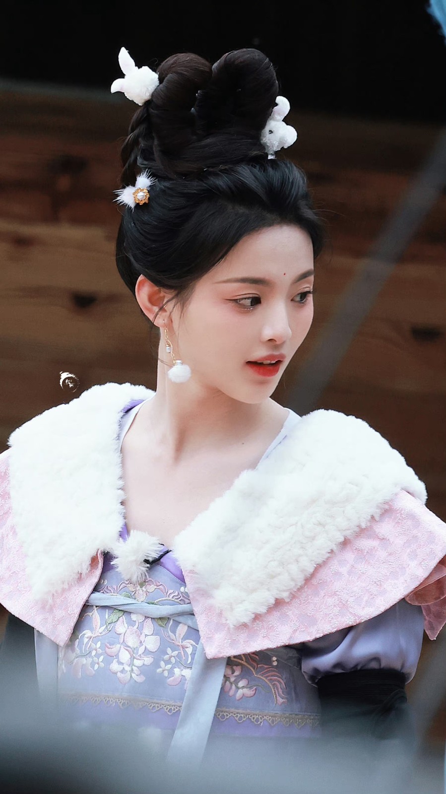 杨超越古装造型曝光,玉兔造型仙气飘飘,少女感十足_照片_时尚_紫色