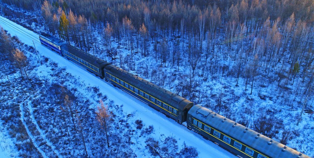 第二列k9628浪漫之旅是一条连接丽江到大理的神奇路线,是中国首列带九