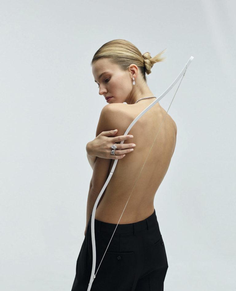 俄罗斯模特兼女演员萨沙·露丝(sasha luss)拍摄的时尚杂志_封面_设计