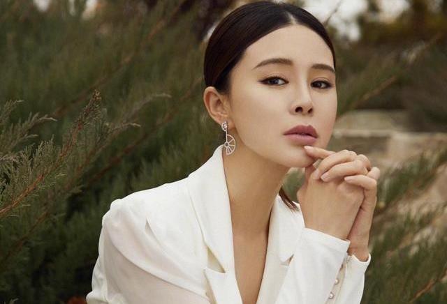 关悦:婚后8年生3胎还拒绝拍吻戏,她对佟大为的牺牲远比你想得多_父母