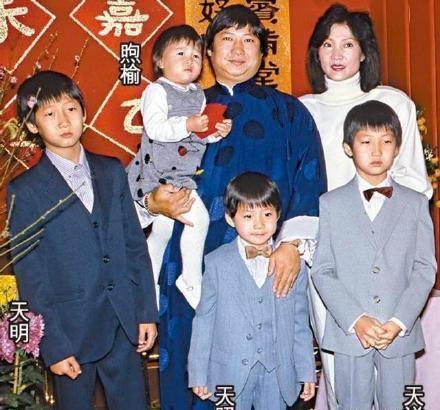 68岁洪金宝瘦到脱相,昔日荧幕英雄如今让人唏嘘心疼_电影_动作_金像奖