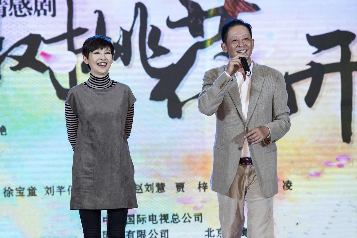 王志文断崖式衰老!和徐帆同框如隔代,徐帆时尚犹存,他满脸沧桑