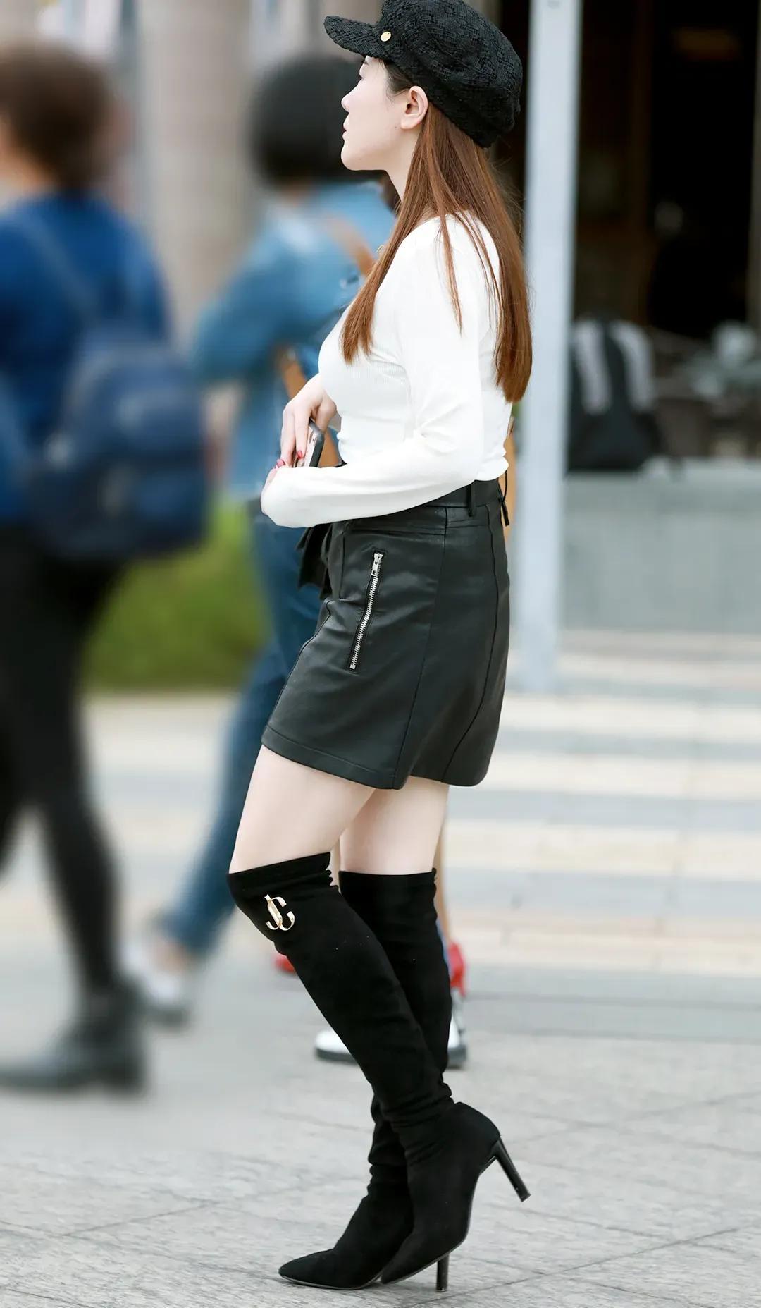 黑色皮裙搭长筒靴子,曲线曼妙大长腿,赚足回头率!_裙子_女生_时尚