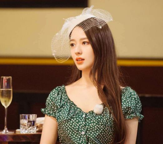 吉娜产后真实状态曝光,昔日水蛇腰不再,浓妆也难掩疲态_郎朗_身材_穿