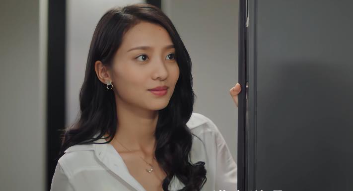 《无间》:本以为王丽坤是颜值担当,我却被身高172女五号惊艳了_马渝捷