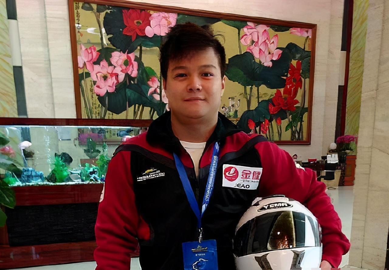 王龙清泉,今娶同行师妹,曾代言吃鸡游戏,跨界当车手_生活_退役_奥运会