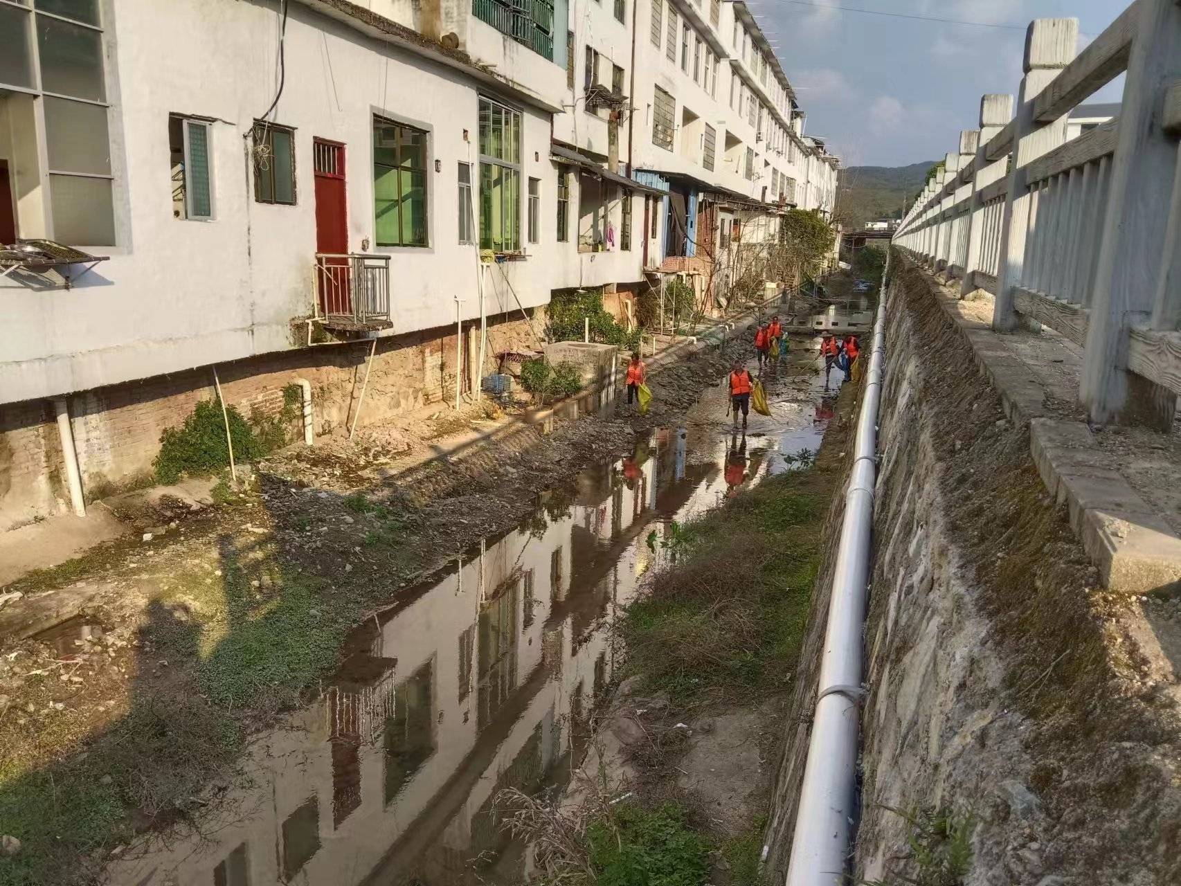 石城县龙岗乡:汛期来临,乡村河长在行动_宣传_河湖_应急