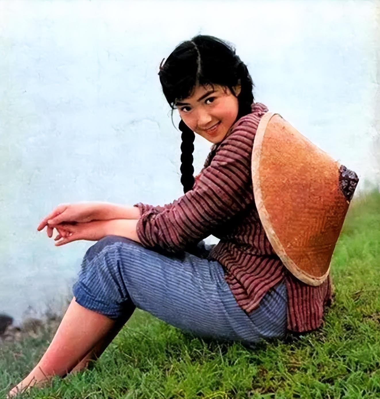 对不起,80年代的村花不长这样_农村_大姑娘_李沁