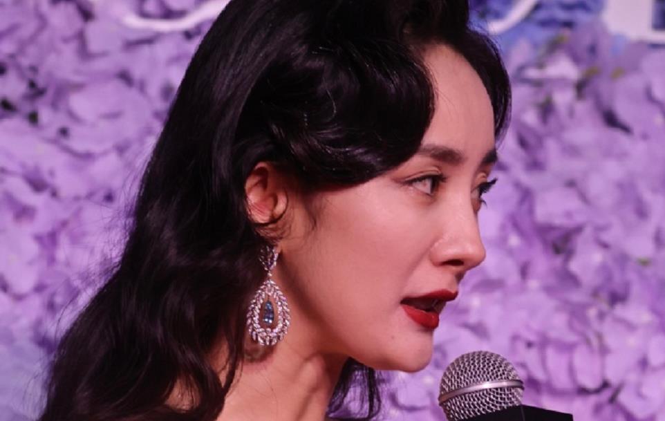 前脸美如画,侧脸却很"拉胯",这些明星的侧脸太真实了_蓝盈莹_线条