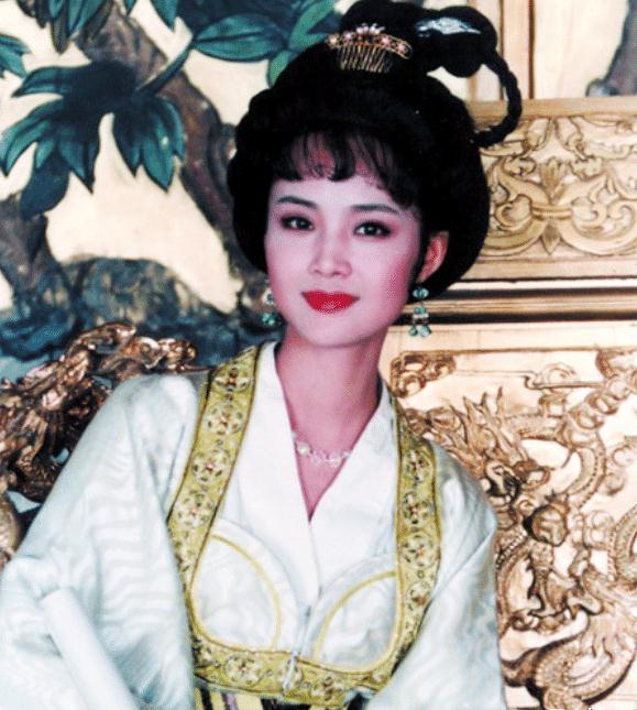 茹萍曾被称为最美的苏麻喇姑,上演现实版《家有儿女》,生活幸福美满