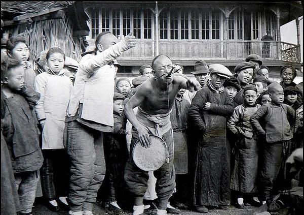 【活人吞劍】除了經常捱餓外,晚清貧窮老百姓住房也是一個大問題,