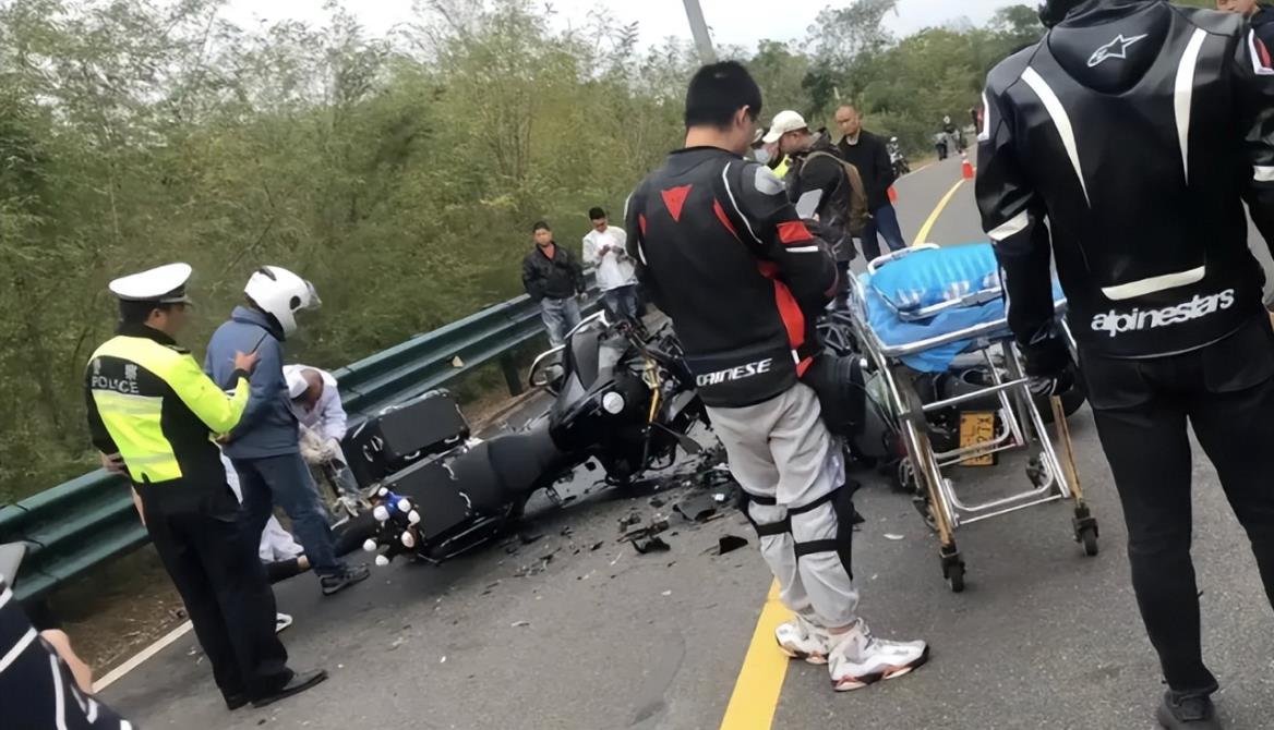 网红女骑"小鱼爱吃鱼"身亡半年,被她撞伤的龙六车主至今未出院_社会
