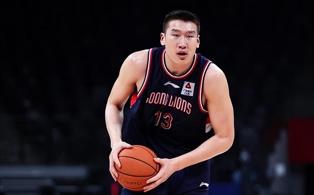 李炎哲-广州男篮内线新生力量_比赛_球迷_韩德君