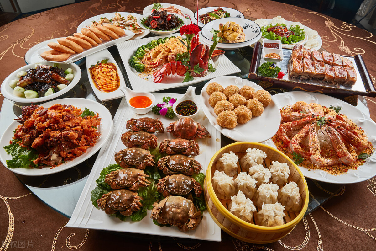 婚宴搂席的好习惯,先吃肉再喝酒,随礼200元,喝到过