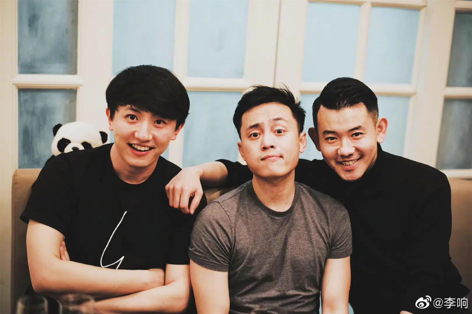 微博之夜点赞嘉宾陈默:温柔总裁,他的标签不止是公关_工作_影响_音乐