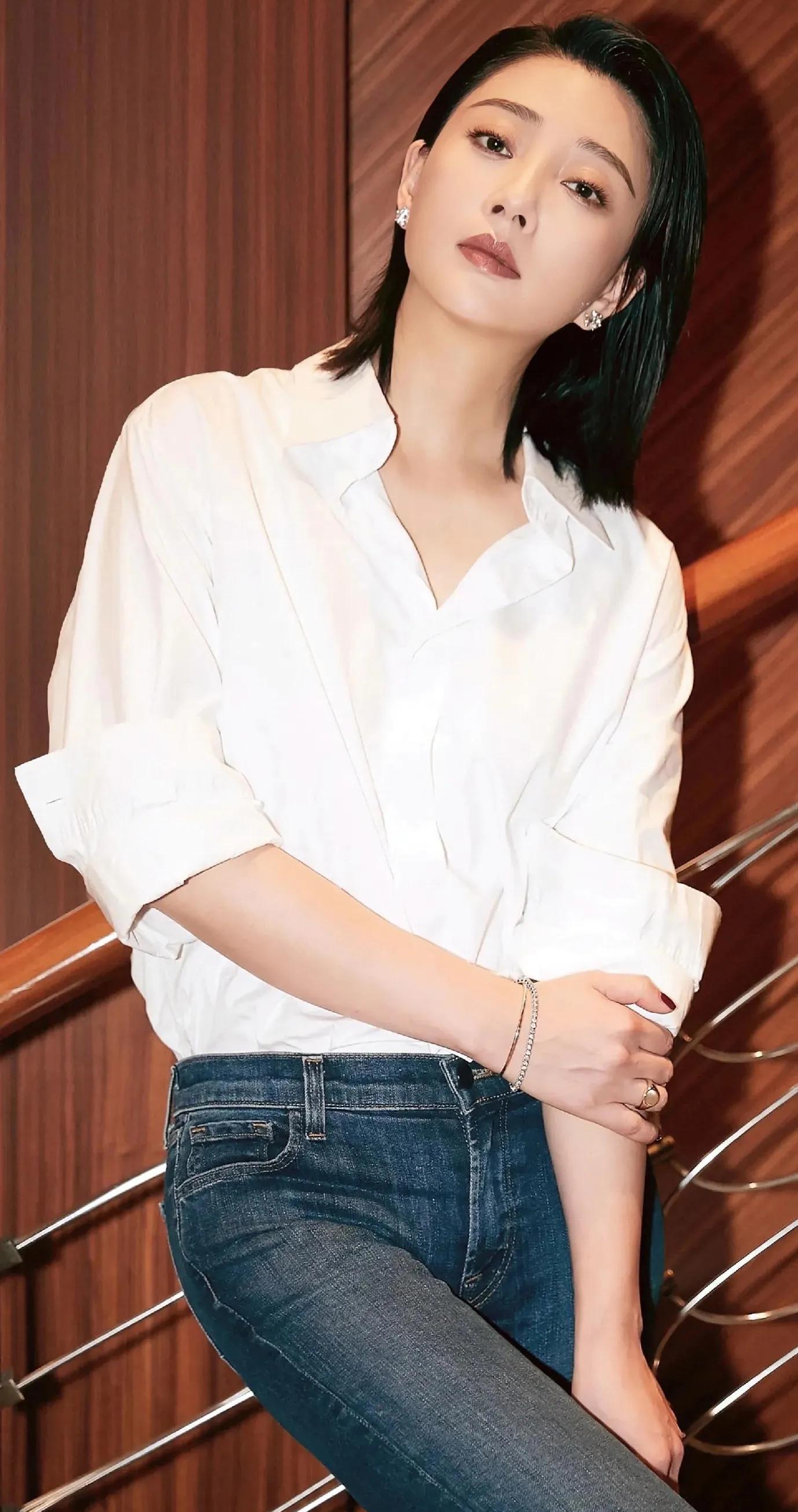 这5位70后女星堪称女神级,年纪越大越有气质,但情路却很坎坷_李小冉