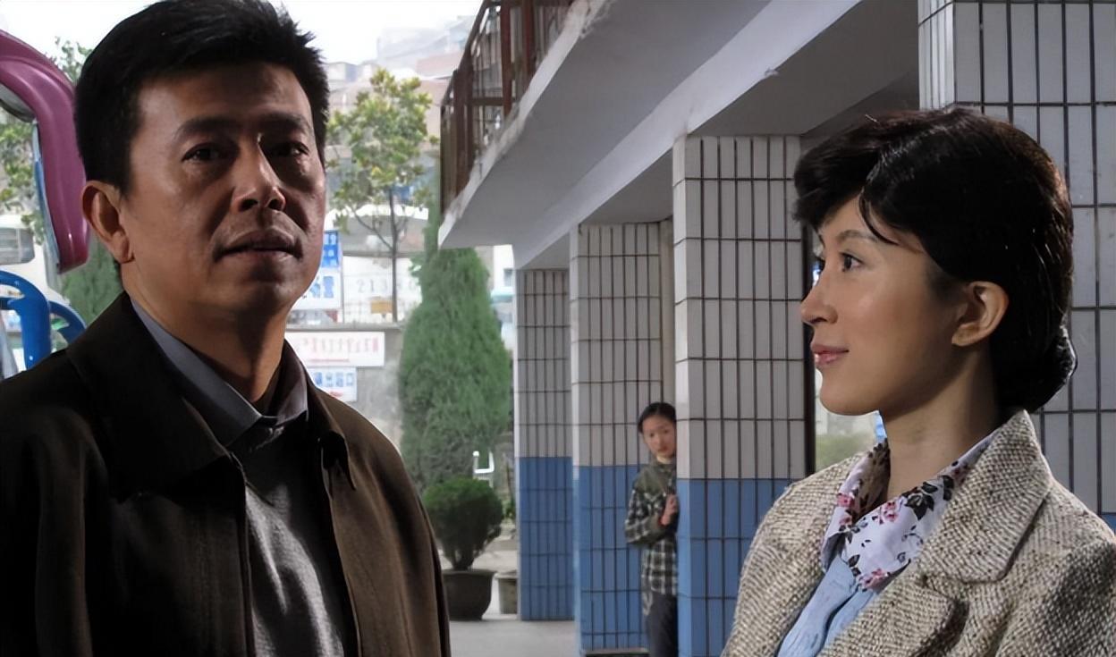 著名演员江柏萱:不顾家人反对娶单亲妈妈为妻恩爱25年,55岁翻红_蔡雯