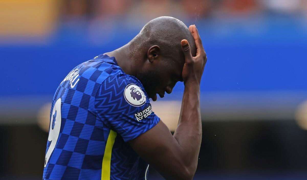 英超切尔西2比2平狼队,在新老板的关注下,卢卡库打入两球_问题_防守