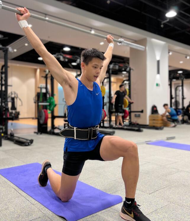 短跑国字号名将两年前惨烈伤退 今年室内外双赛复出已大不如前_梁劲生