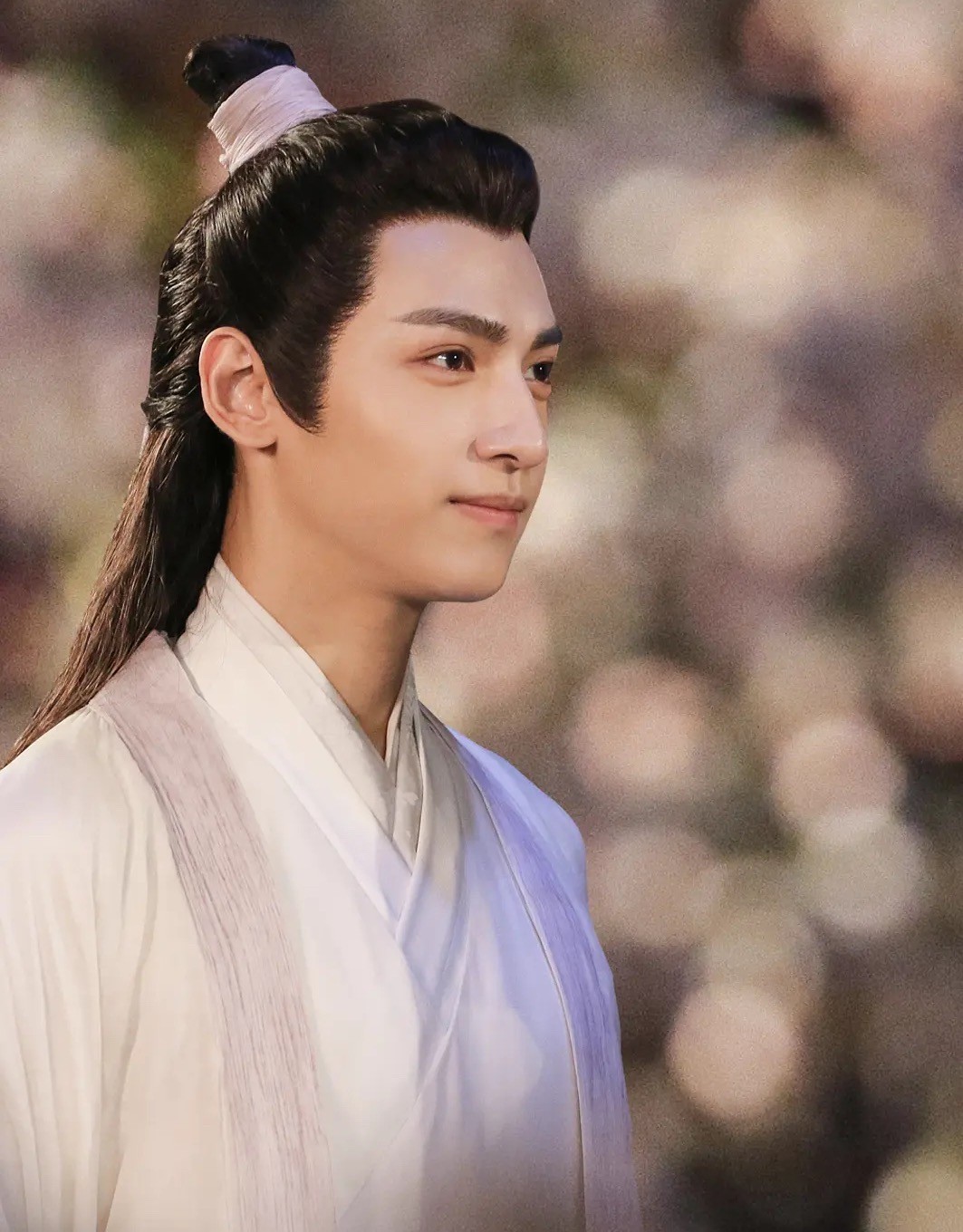 初见"风华绝代",再见颜值下跌,身材和打光对男女星影响有多大_罗云