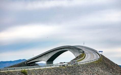 老司机开上这座桥也想刹车,前方看不到"尽头",就像断了一样_搜狐汽车