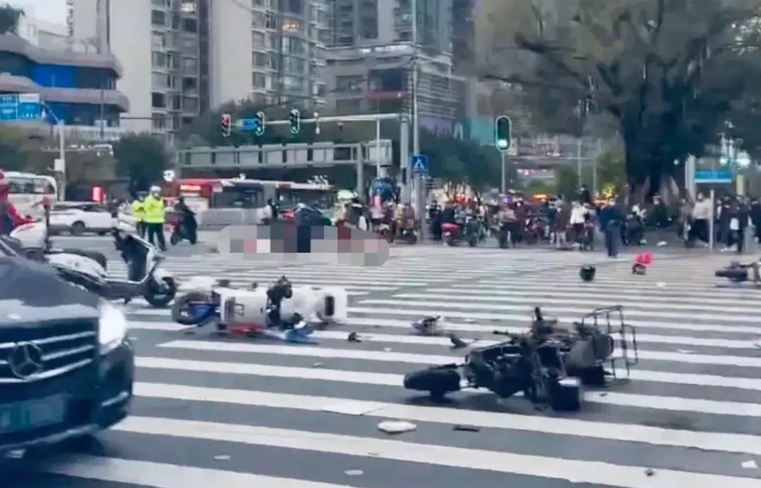 原创             大连宝马人行道故意撞人案最终判死刑 广州宝马1.