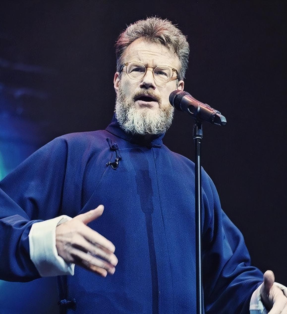 姜昆的"洋徒弟"大山:曾上过4次舞台,如今选择回归家庭转幕后_丁广泉