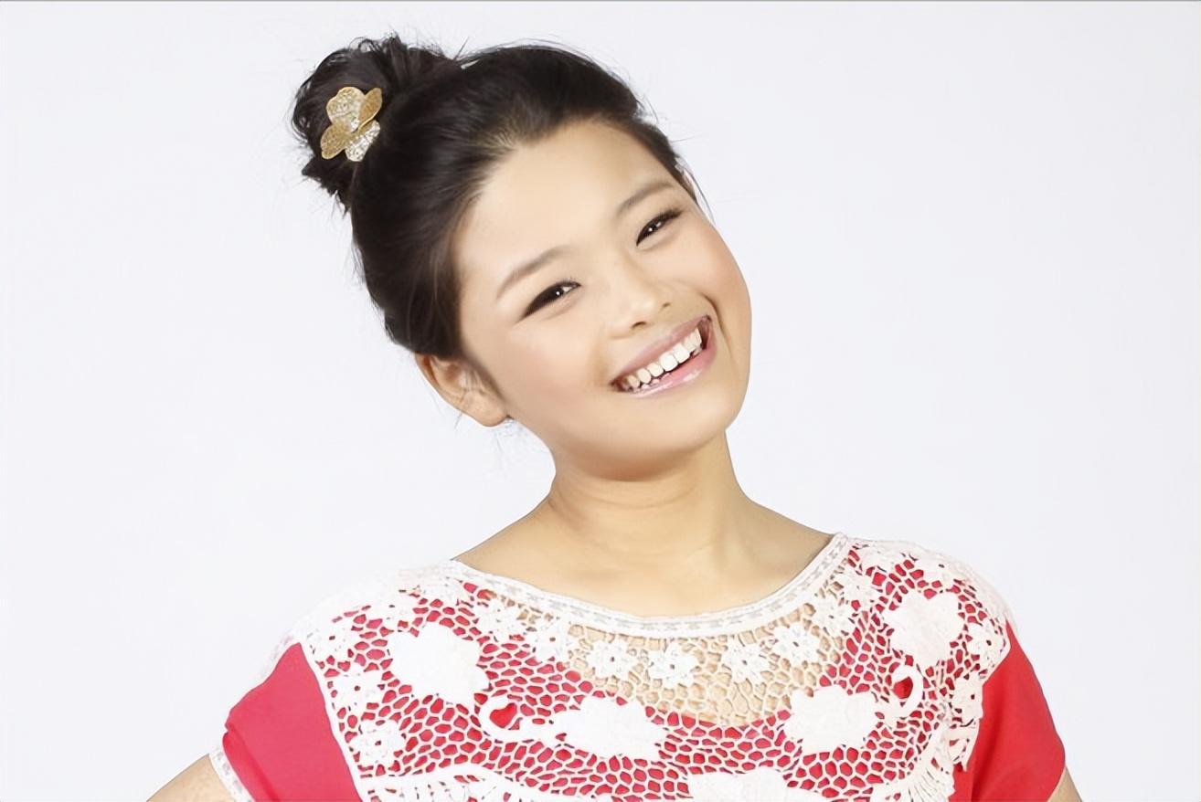"整容式成长"莫小贝,曾被称为"最丑童星",如今成功逆袭_王莎莎_角色
