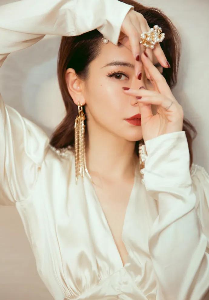 戚薇太会打扮了!