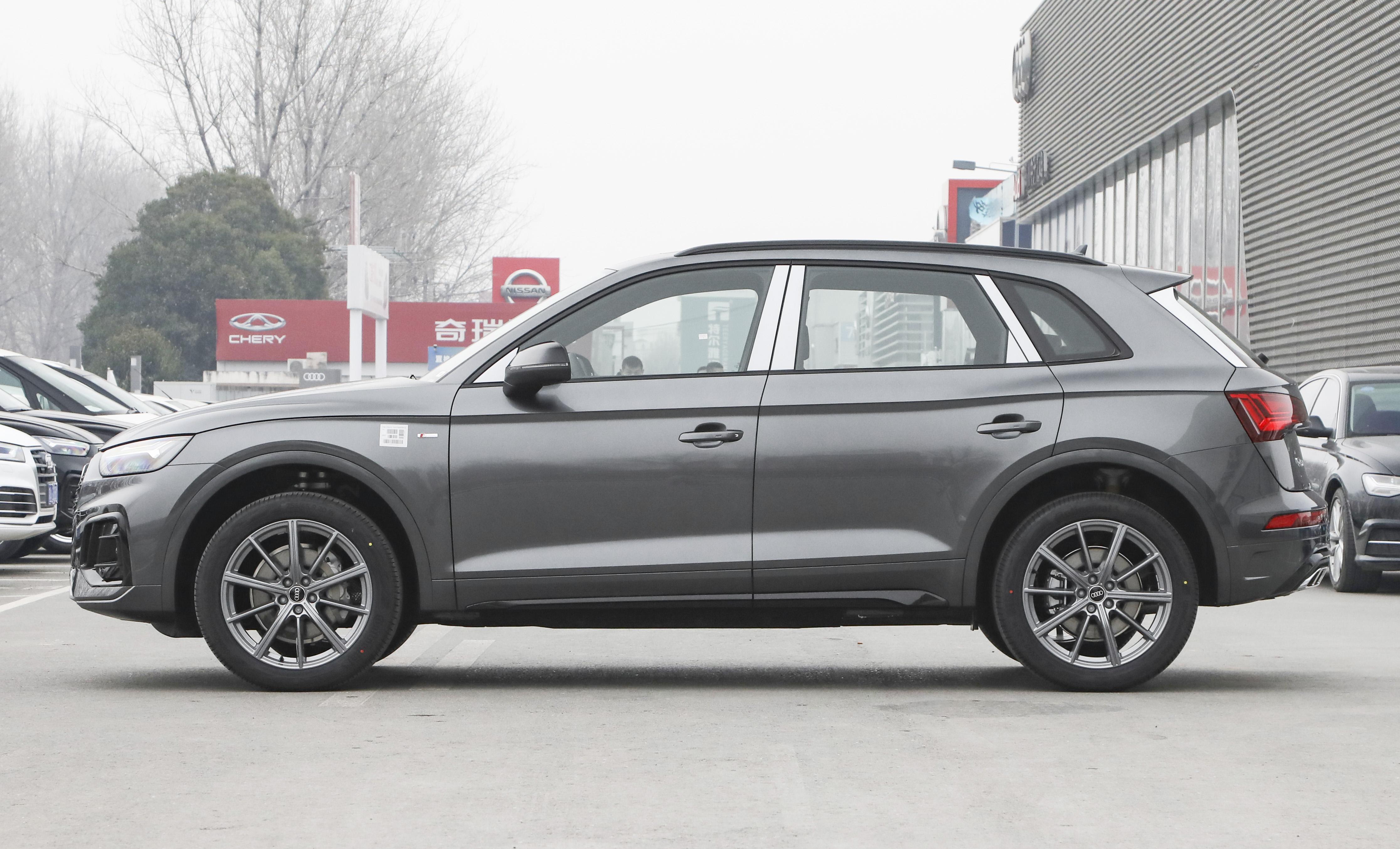 新车-实拍2023款奥迪q5l,售价配置微调,正式挑战宝马x3_搜狐汽车_搜狐