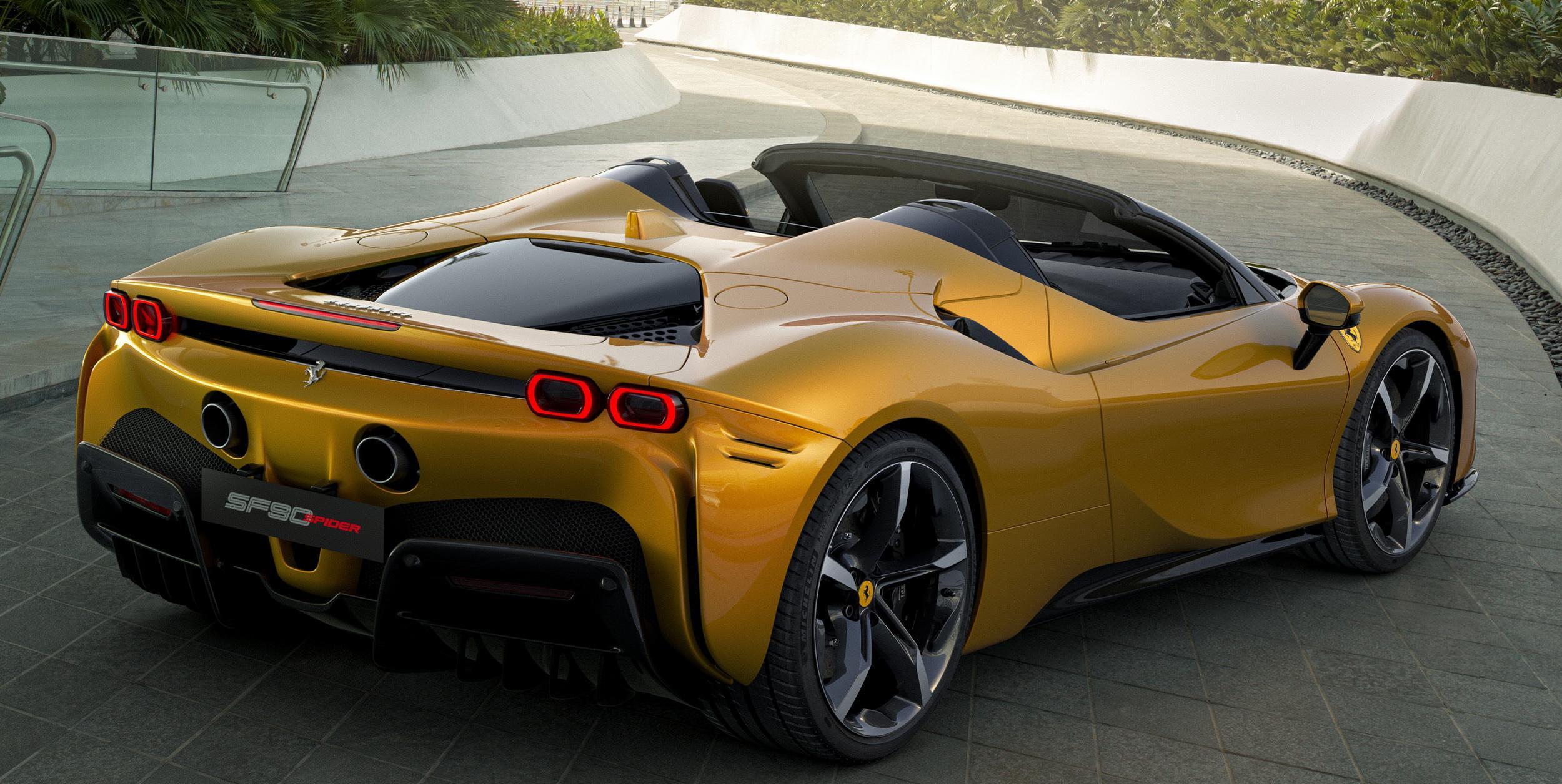 这辆法拉利sf90 spider被改装得花里胡哨,暴力有余优雅不足_搜狐汽车