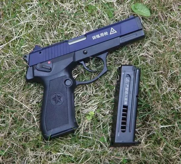 能发射子弹的训练手枪,pxs921训练手枪_模拟_套筒_标记