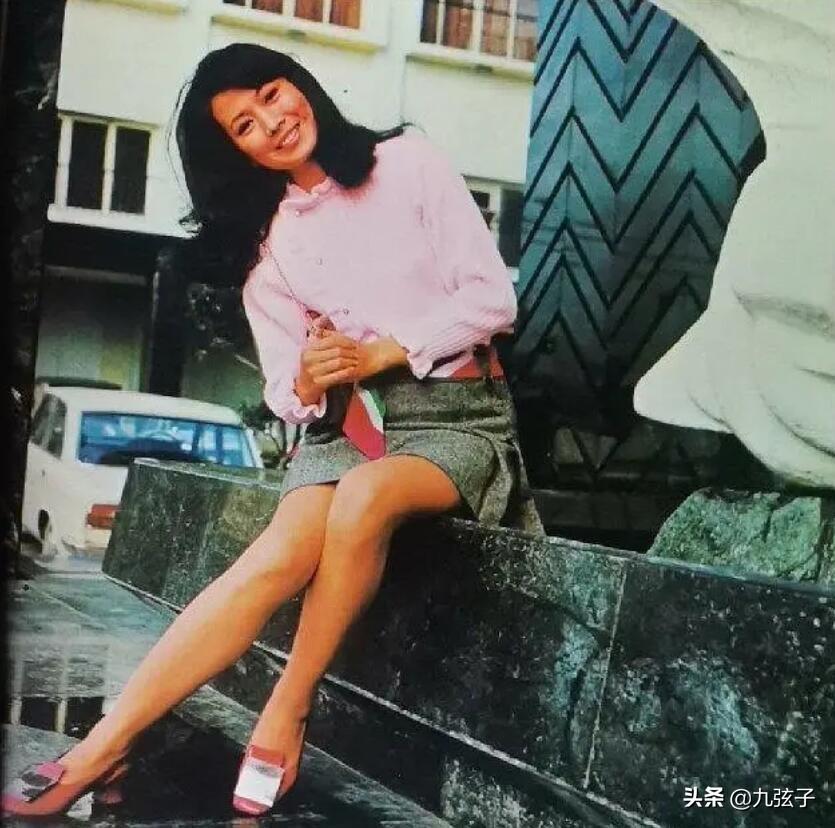 一代传奇女星井莉,从不惧流言蜚语,父亲给她定规矩:洁身自好_井淼