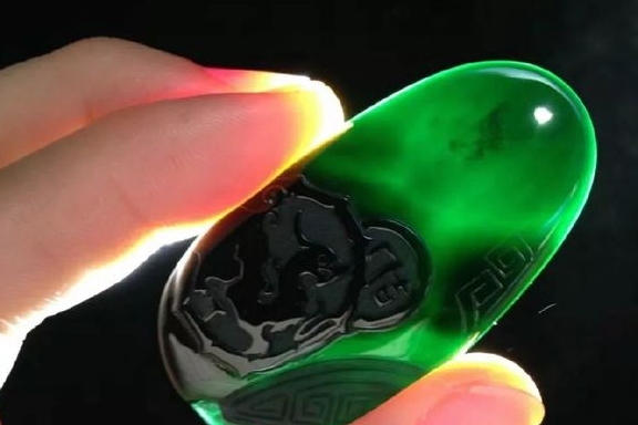 稀有品"墨翠"的真假之分,您还在买假货吗?_翡翠_品质_色泽