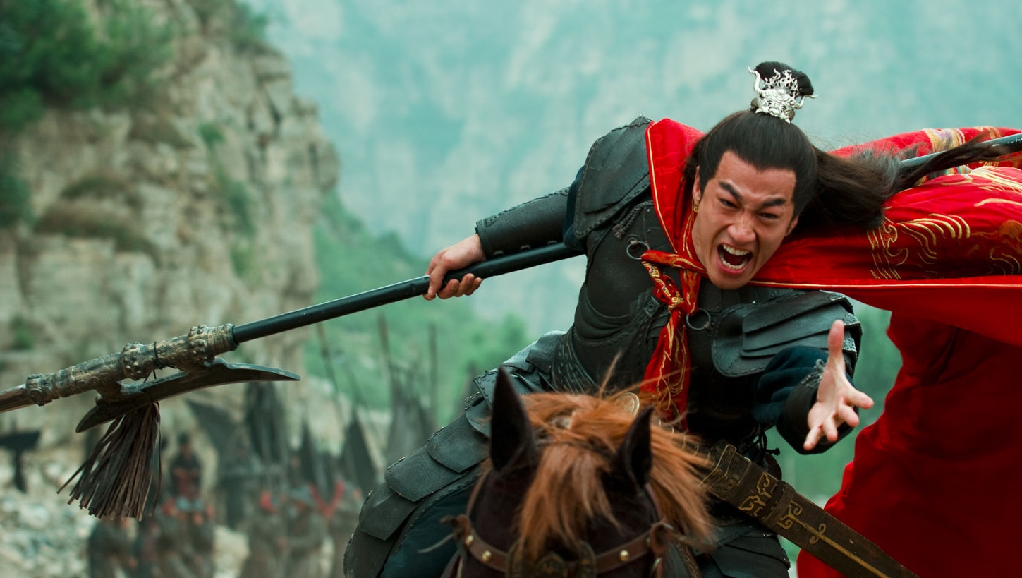 中的楚云飞,也是非常的成功,在早些的版本《三国演义》中饰演吕布