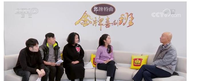 英达直言不讳,对陈嘉男说:"你现在找的几个助演太强了,把你给吃了.