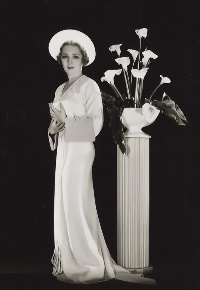 玛丽·毕克馥学业成就,她的影响撼动女性地位,如何成为行业精英_电影