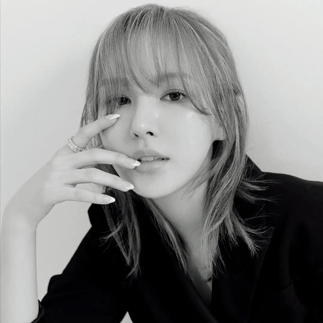 因演出受伤险些毁容,如今wendy回归,却被质疑借此机会整容_wendy_变化