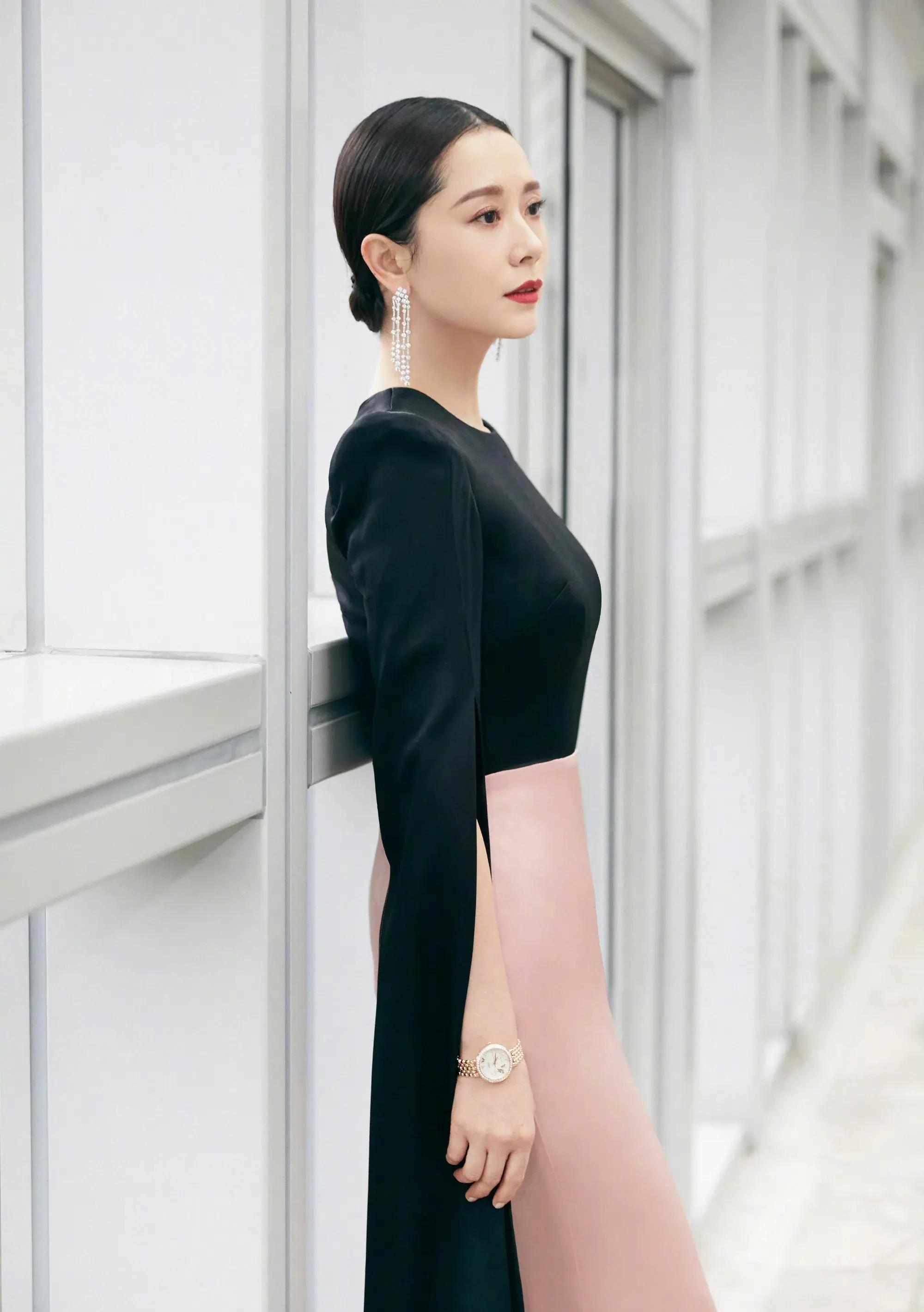 46岁的海清,穿深v礼服秀身材,身材丰腴,美的让人羡慕_角色_女人_媳妇