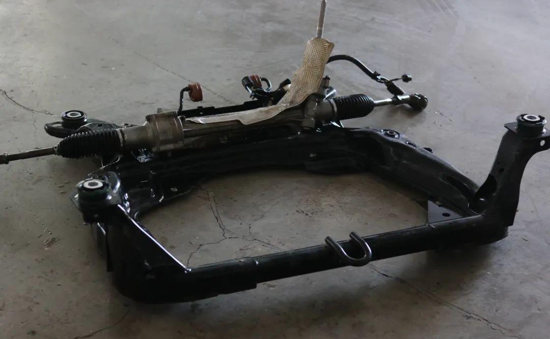 从报废厂搞了辆06年战损版丰田普瑞维亚,重造大翻新