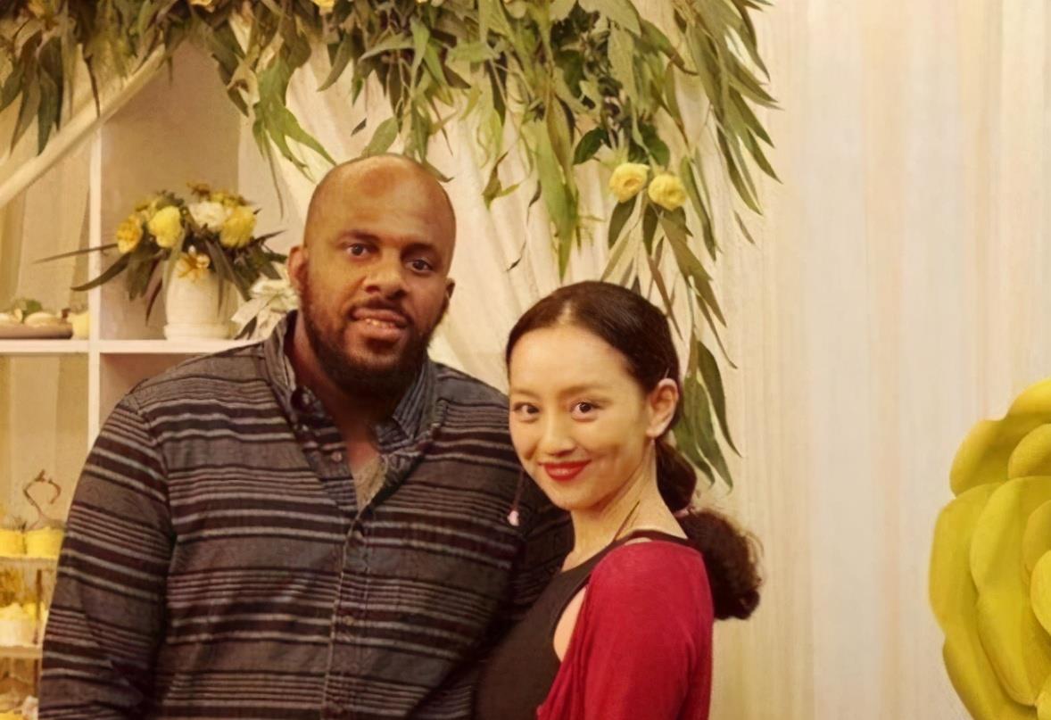 从小就生得时尚,迷倒释小龙,如今长大后却嫁给男子变化好大_叶彤_合作