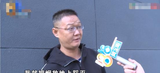 为了拿到5000元的工资，男子甘愿舔地板上烟灰，老板：我能拦着他吗